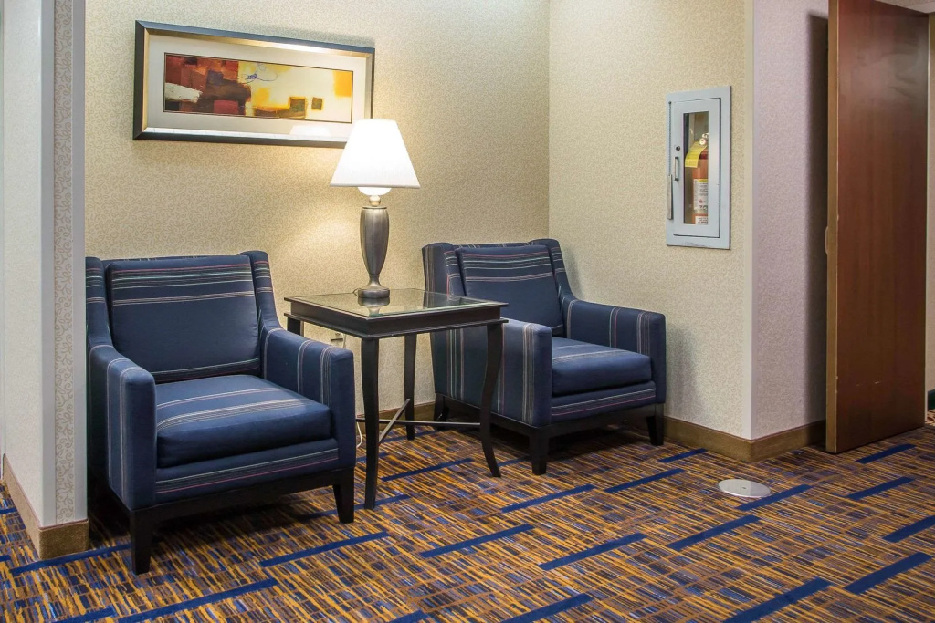 Howard Johnson by Wyndham Merrillville