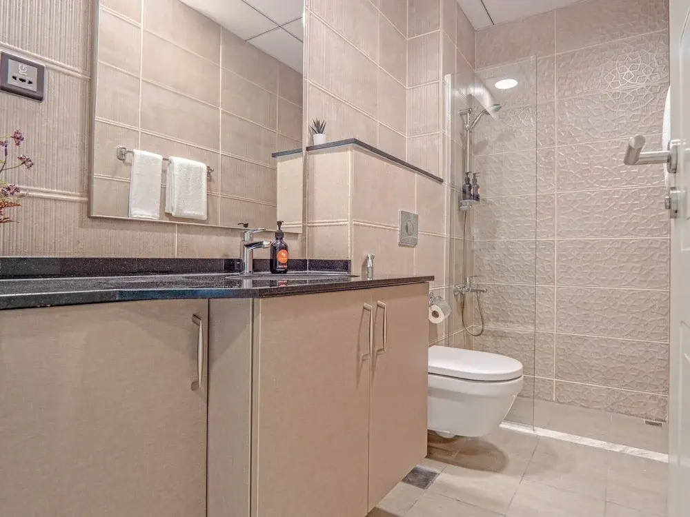 Easygo-upgraded 1bdr Polo Residence