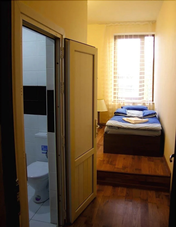 Shat Lav Hostel