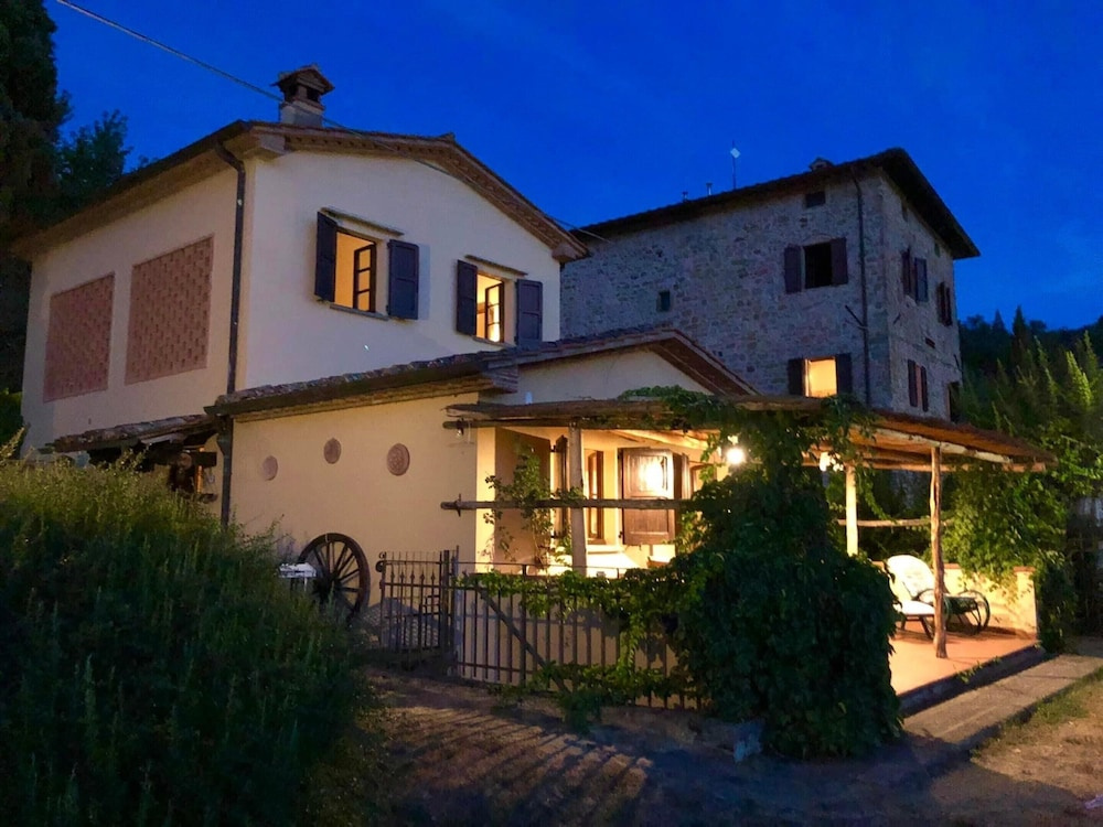 Scenic Stay in Restored Retreat