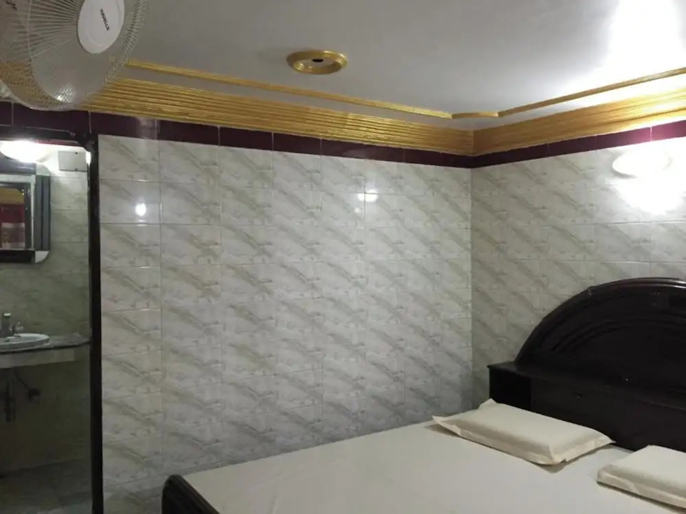 Goroomgo Shanti Guest House Varanasi