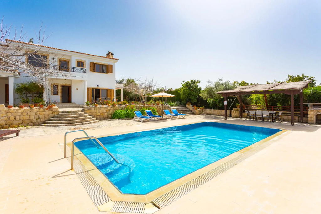 Villa Xenios Dias in Argaka