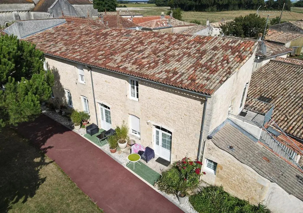 Jardin d'arcy - chambres d'hôtes avec piscine et SPA