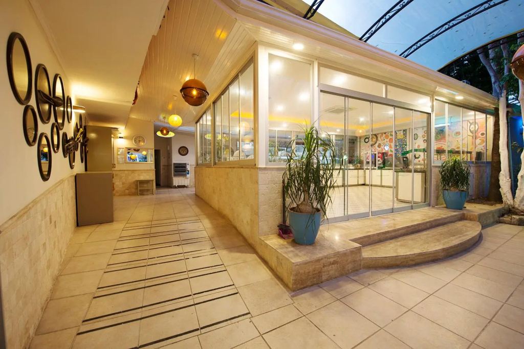 Tonoz Beach Hotel