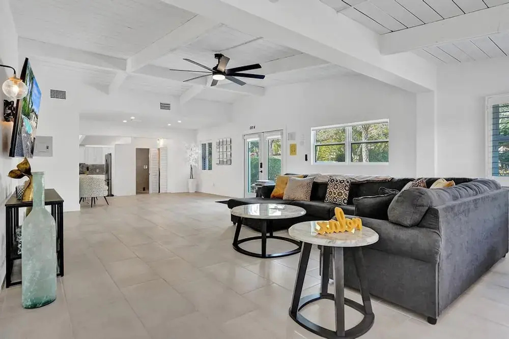 New Pool House 3-bedroom Home Victoria Park