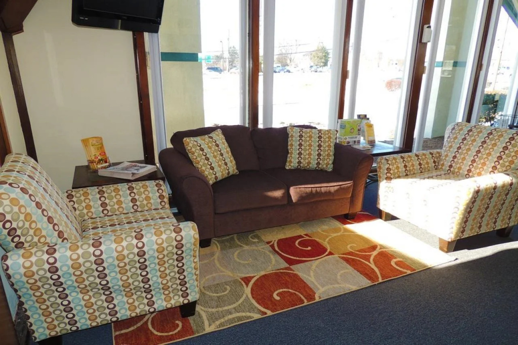 Budget Host Inn & Suites