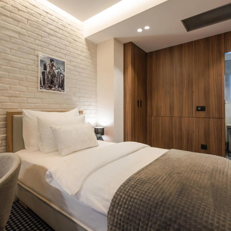 Livris Hotel