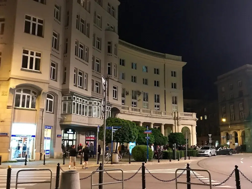 UNIT Centrum deLuX Plac Zbawiciela