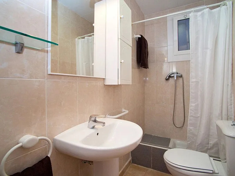 Gracia Torrijos - One Bedroom