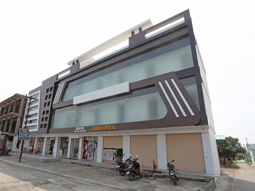 OYO 15375 Hotel KSS Inn