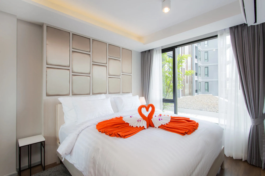 6th Avenue Surin by Lofty