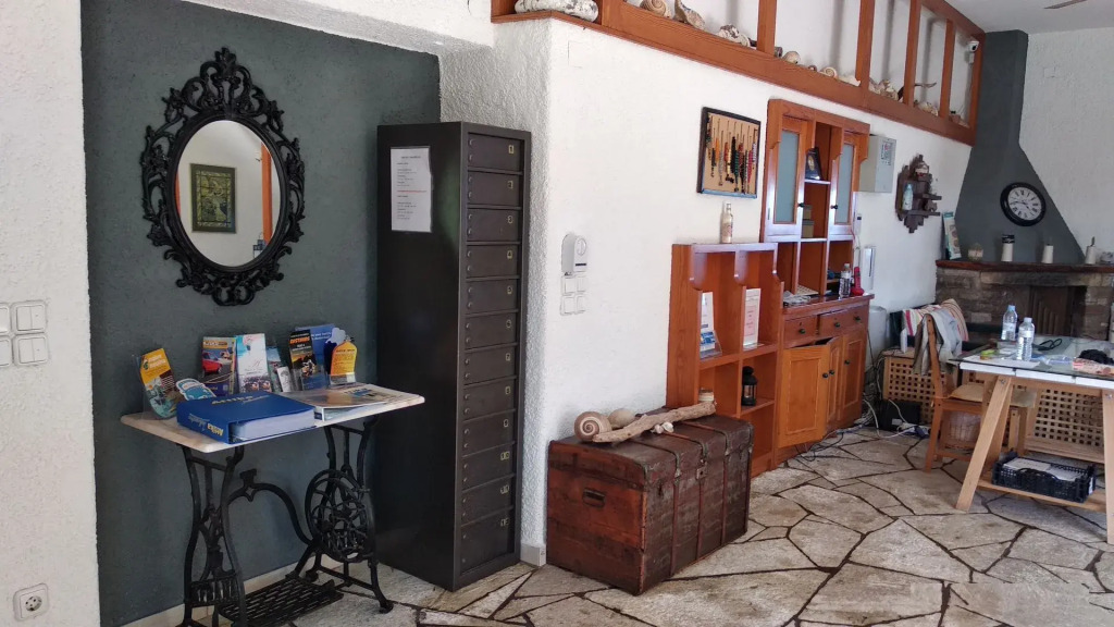 Grekis Hotel and Apartments