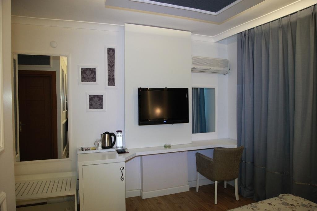 Saros Hotel