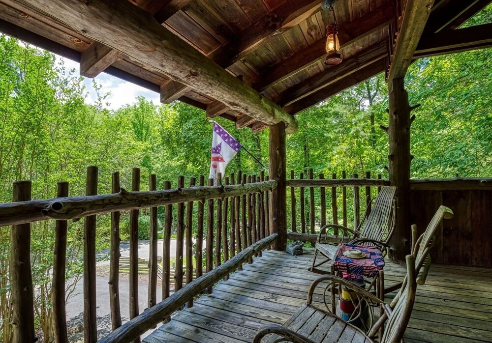 ER69 - Rachel's Tree House - Great location, Close to all the action! cabin