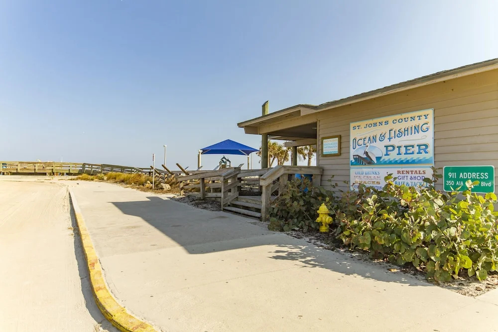 I33 - Ocean Village Club