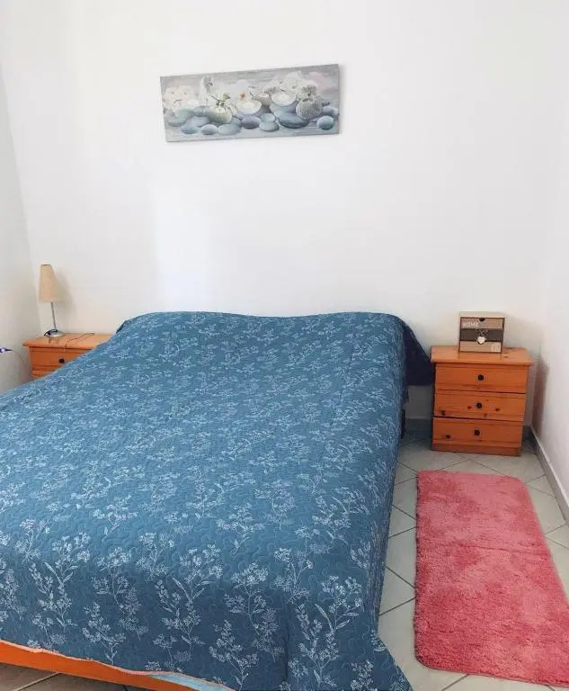 Nice homely 2-bedroom apartment close to the beach