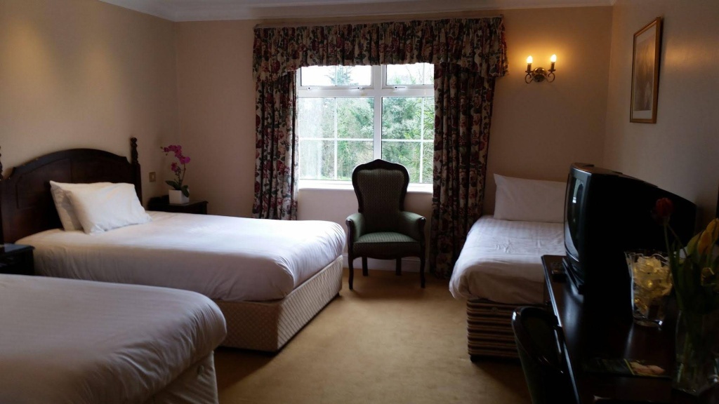 Twin Trees Hotel & Brusna Falls Leisure