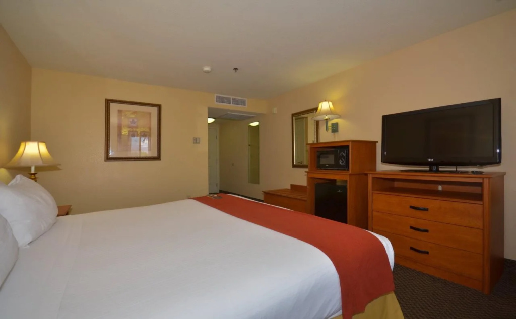 Holiday Inn Express Las Vegas-Nellis by IHG