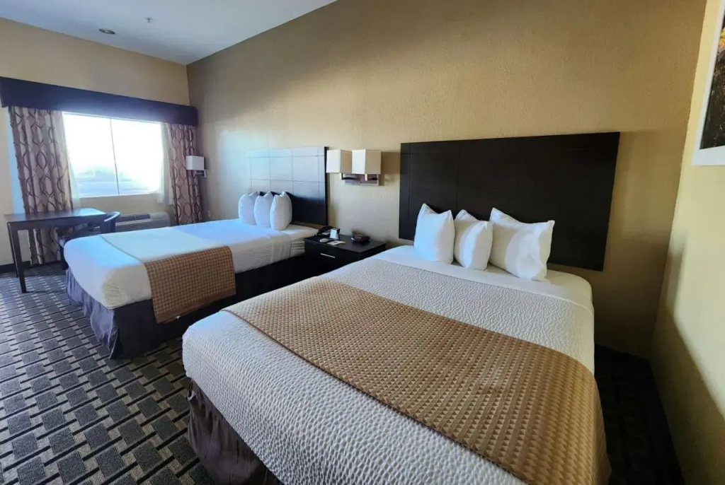 Rodeway Inn & Suites