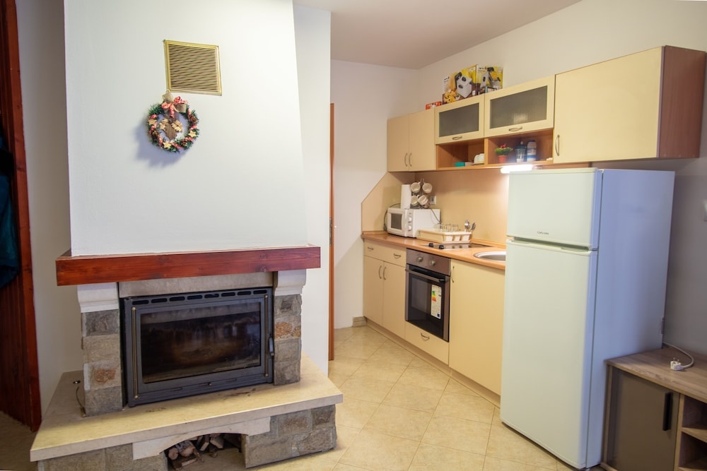 2 bedroom, 2 showeroom Villa suitable for a family skication and remote working