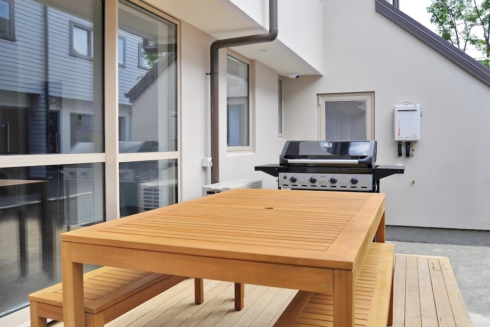 Madras St Apartments - City