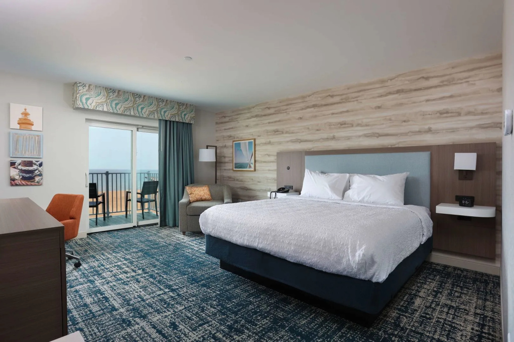 Hampton Inn & Suites Manistee Waterfront