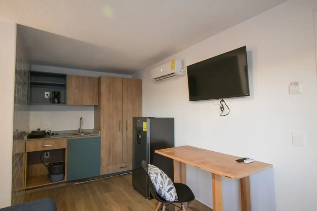 Expo Satelite 2750 Hotel & Suites