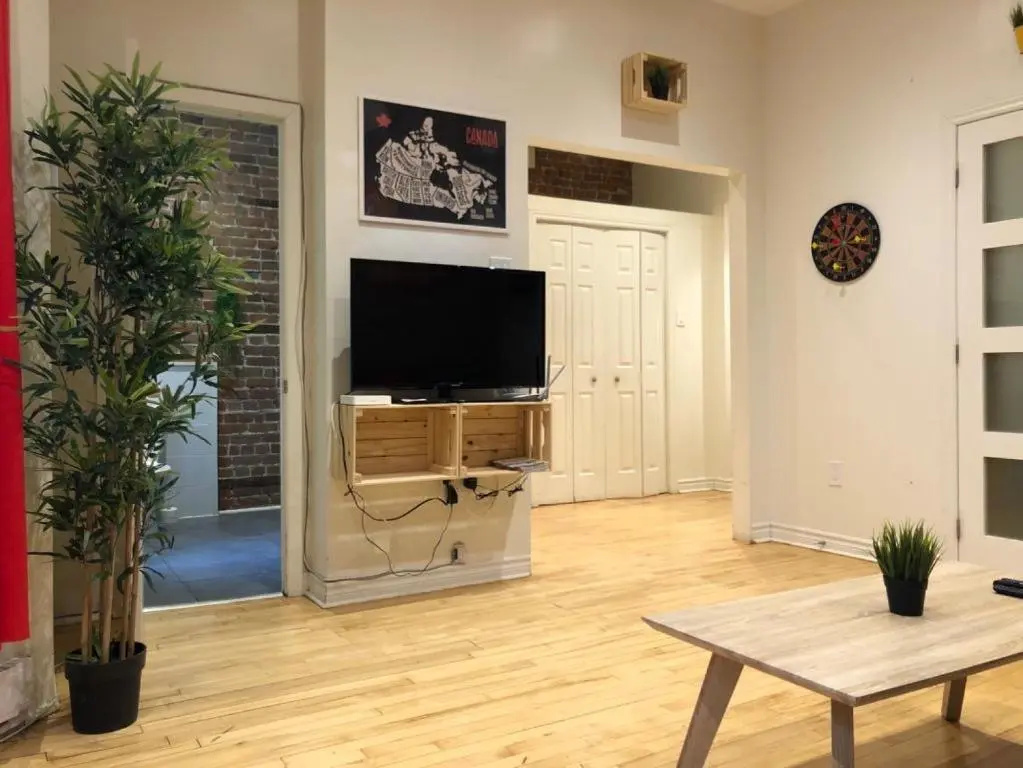 3-Bedroom Apartment on Montreal’s St-Denis Street
