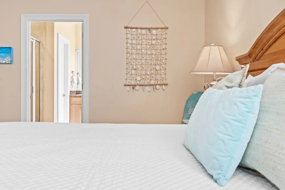 Erin's Emerald Isle 4 Bedroom Home by RedAwning