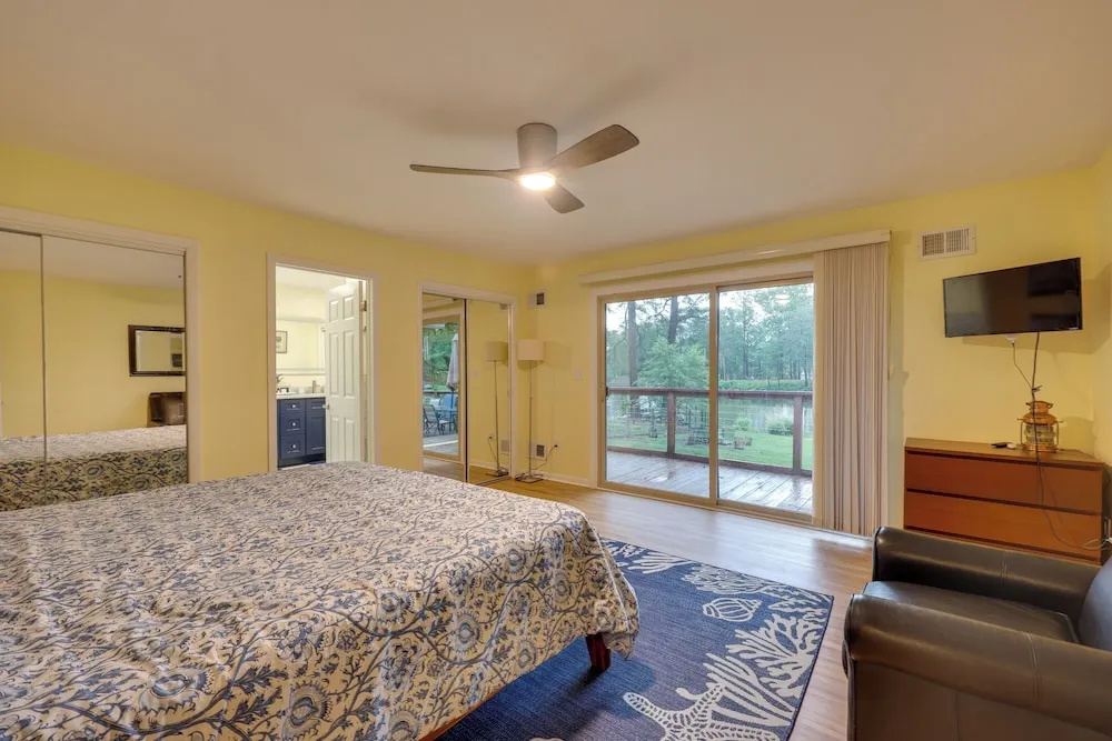 'river's Edge Retreat With Kayaks & River Access!
