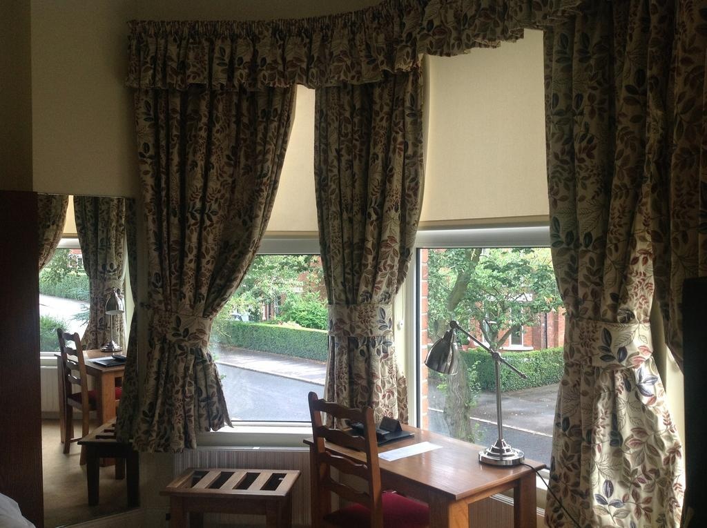 Roseleigh House