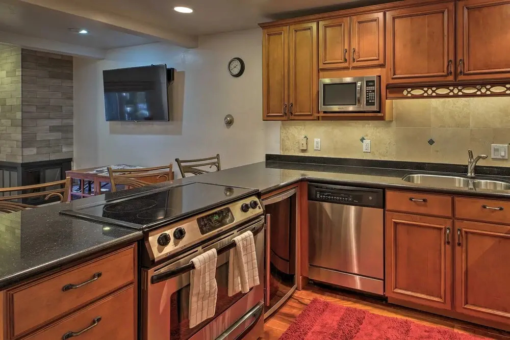 Charming Aspen Retreat - Bus To Ski Areas 2 Bedroom Condo by RedAwning