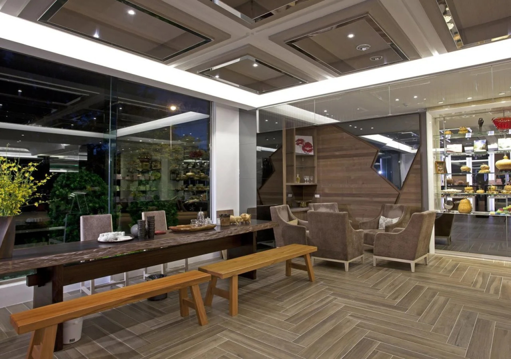 Renyi Lake Hotel