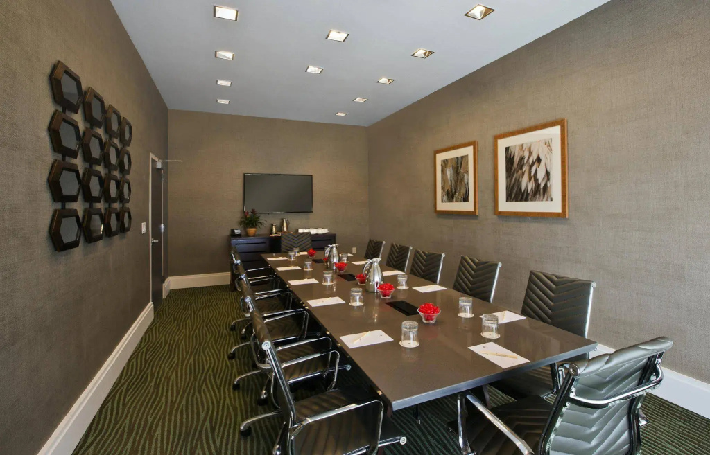 DoubleTree by Hilton Galveston Beach