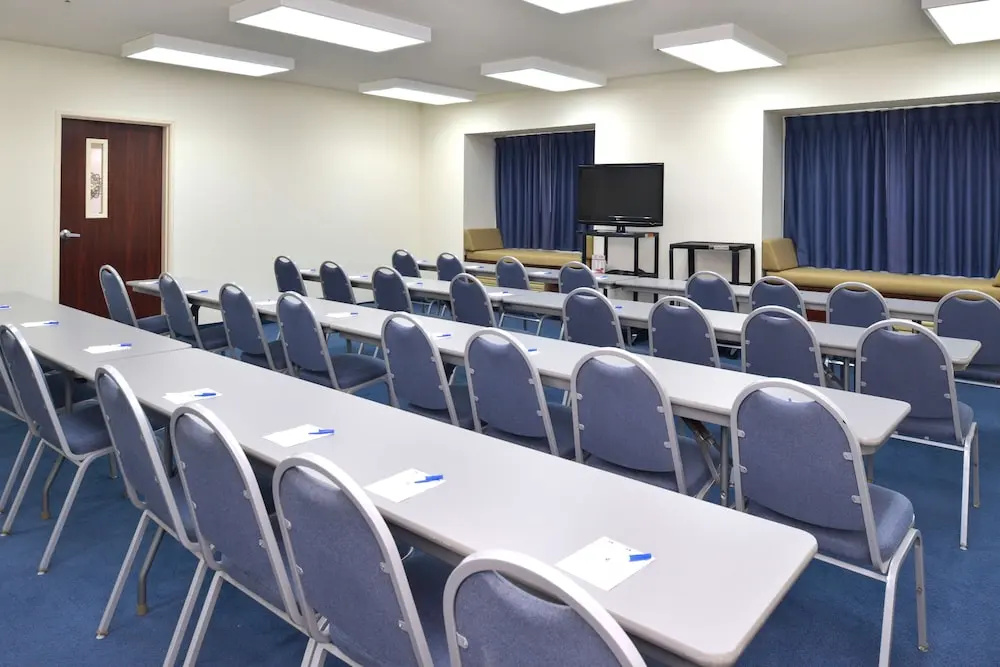 Days Inn & Suites Maryville