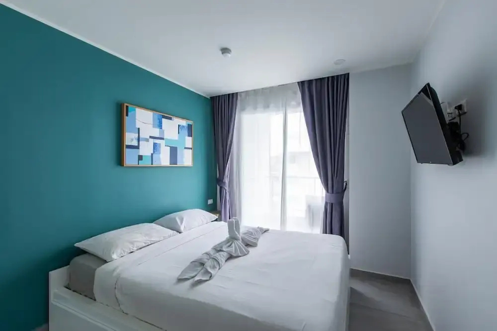 Pool View 1 Bed Apt T2-720