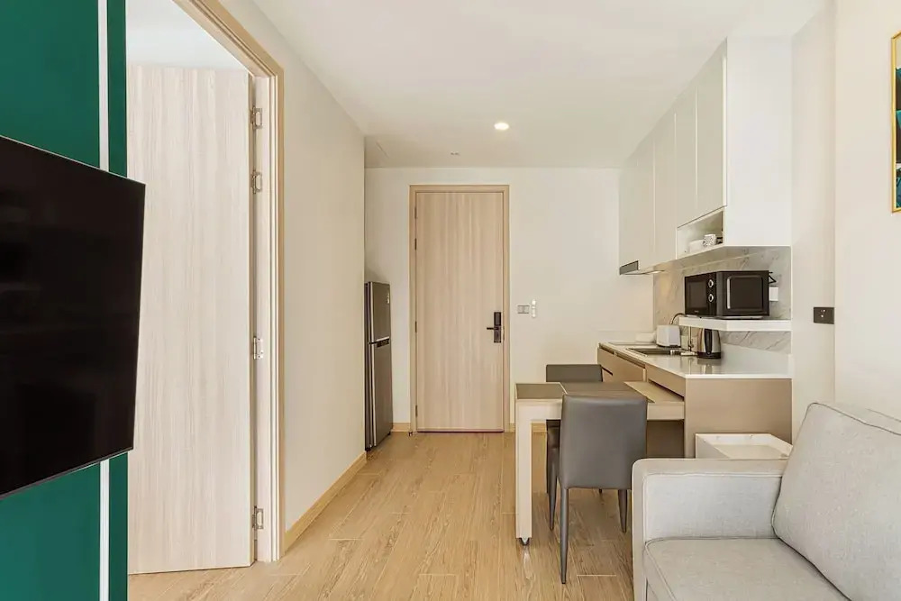 One bedroom Palmetto Condo Karon A512