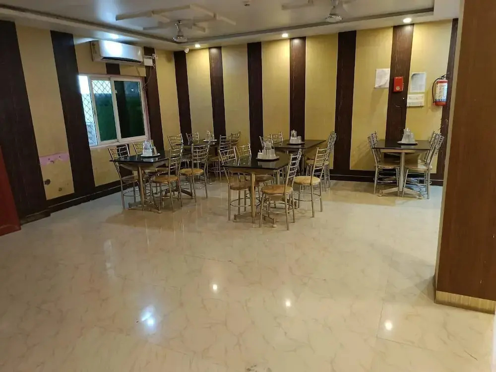 Hotel AMR GRAND