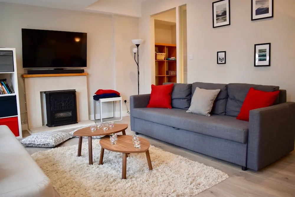 1 Bedroom Modern Apartment in Dublin Sleeps 4
