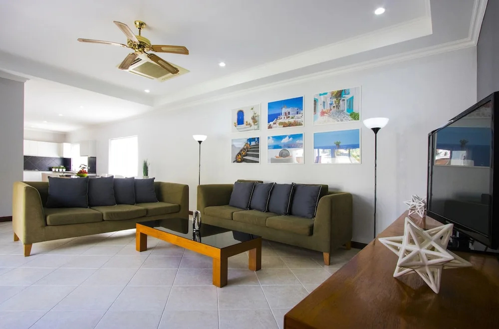 Majestic Villas Cosy Beach Pattaya