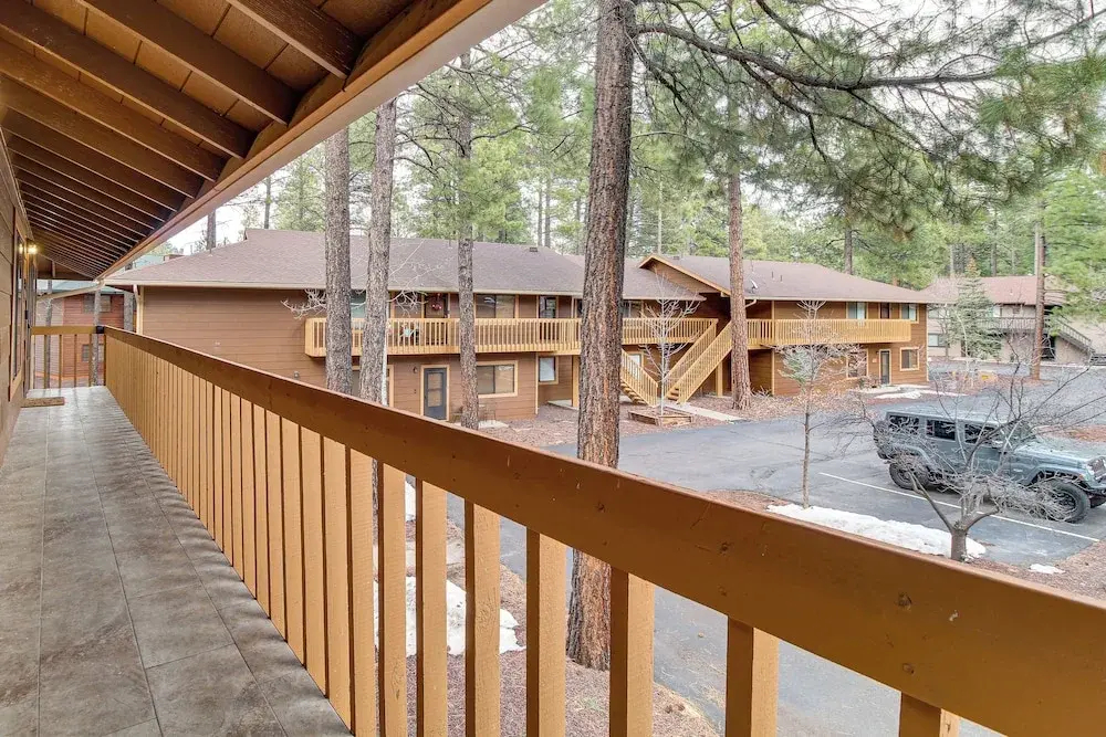 Sledding Thrills & Fireside Warmth: Pinetop Home