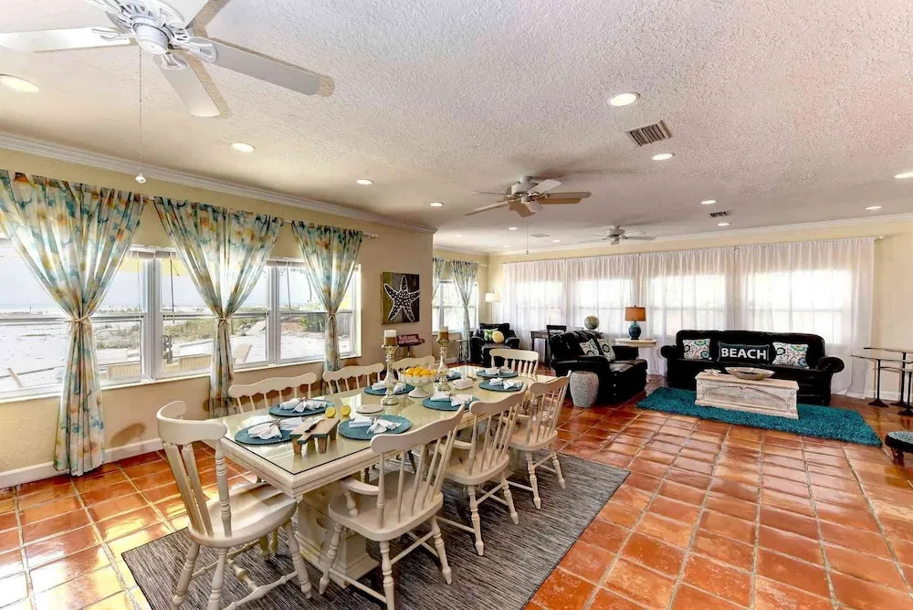 Sunset Point Apartment 4