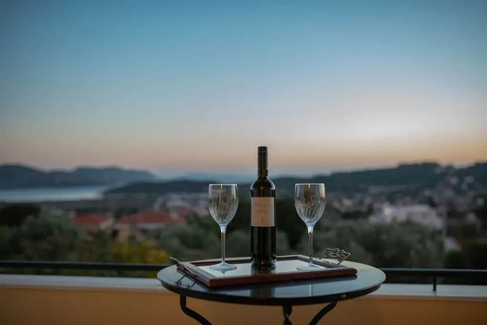 Daphne's Elegant Apartment With an Amazing sea View of the Aegean Sea!
