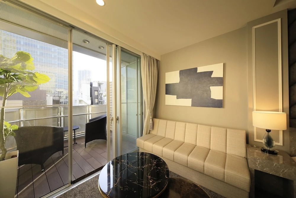 Centurion Hotel Residential Cabin Tower