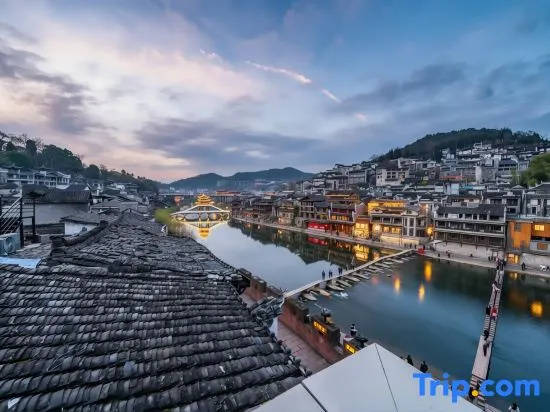 Stay at Maomao River View Homestay