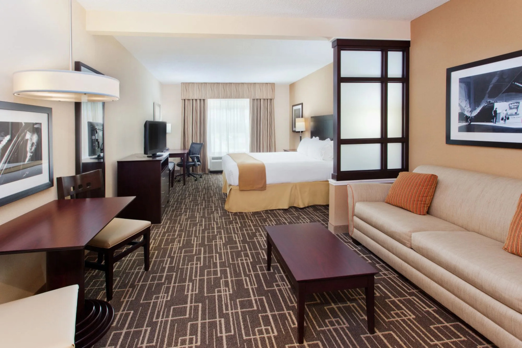 Holiday Inn Express Hotel & Suites Jackson Northeast by IHG