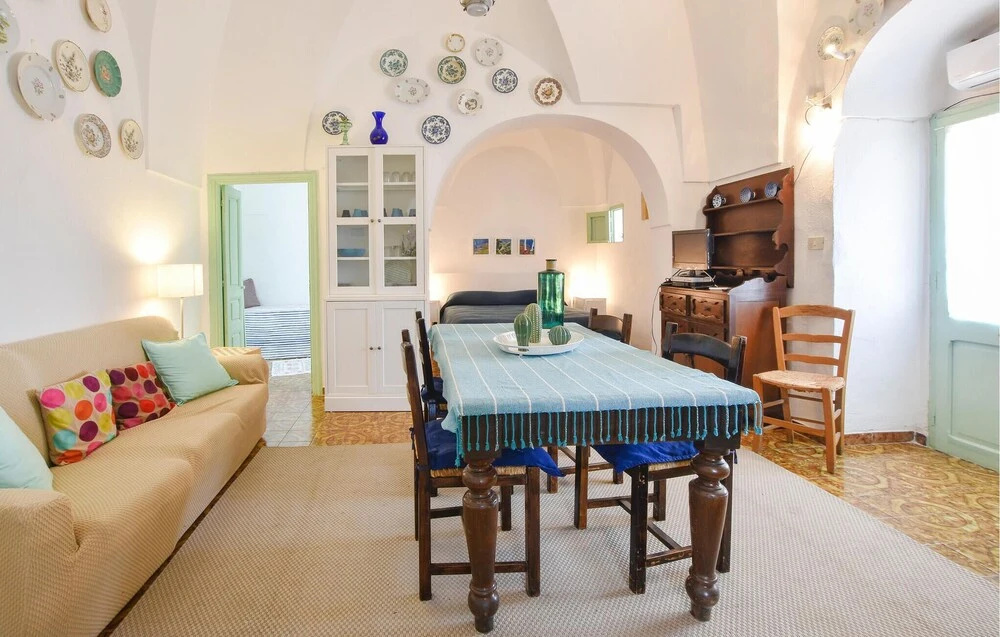 Nice Home in Pantelleria With Outdoor Swimming Pool, Wifi and 2 Bedrooms