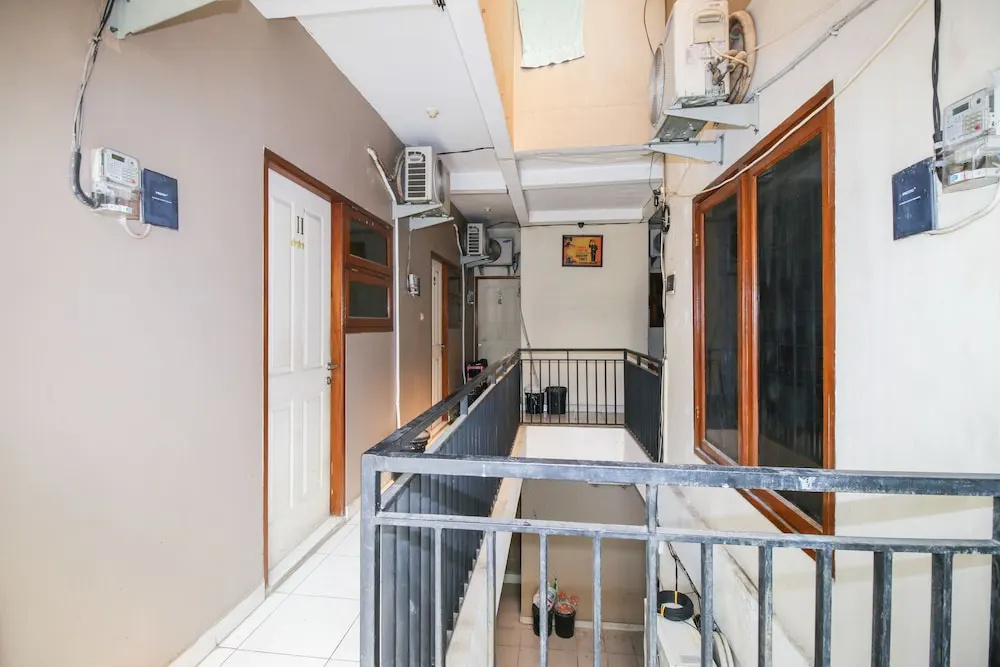 Airy Eco Rempoa Flamboyan Raya F2 Tangerang Selatan