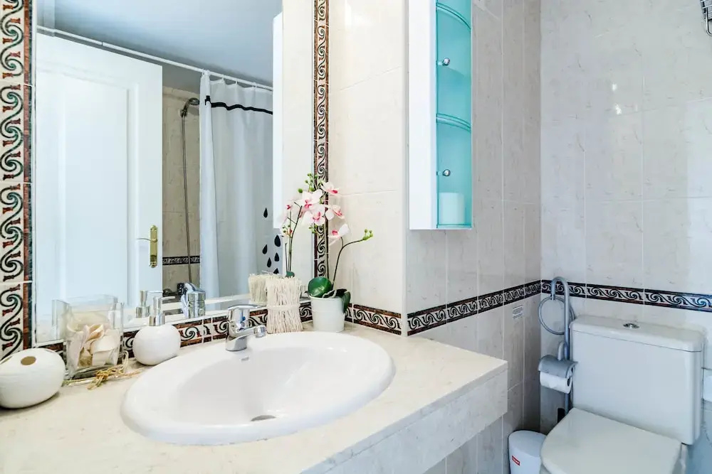 SAA-Great 2 bed apt 10 min walk to Puerto Banus
