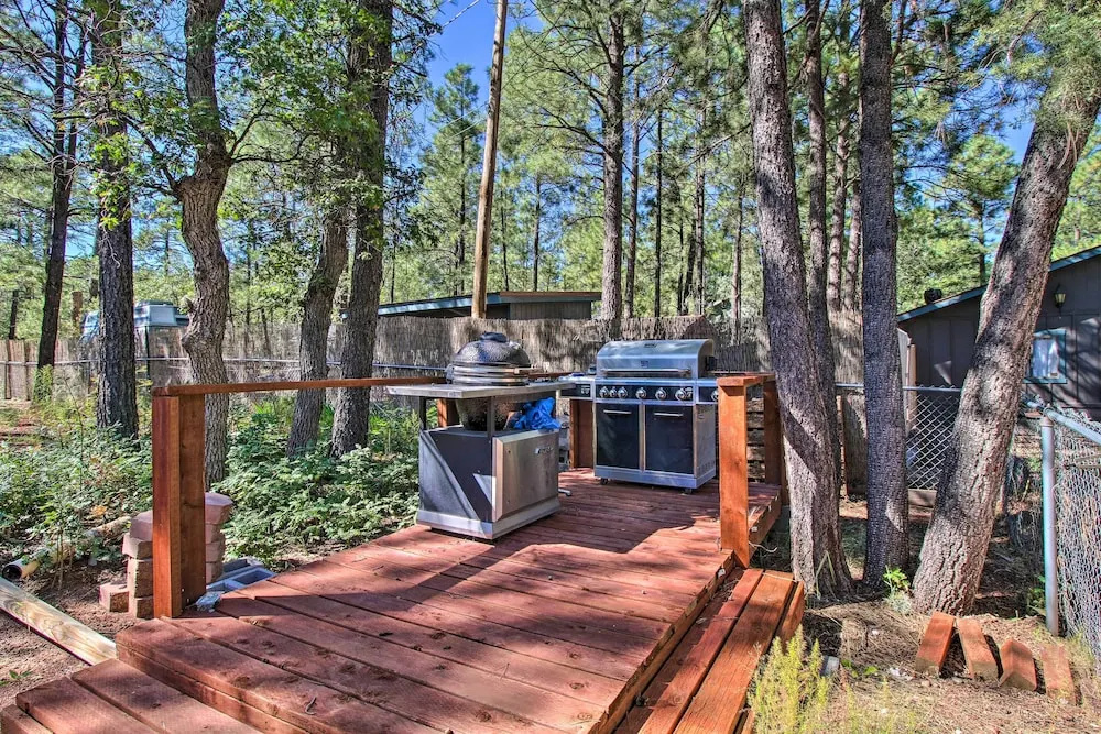 Hike & Unwind: Lakeside Home w/ Fire Pit!